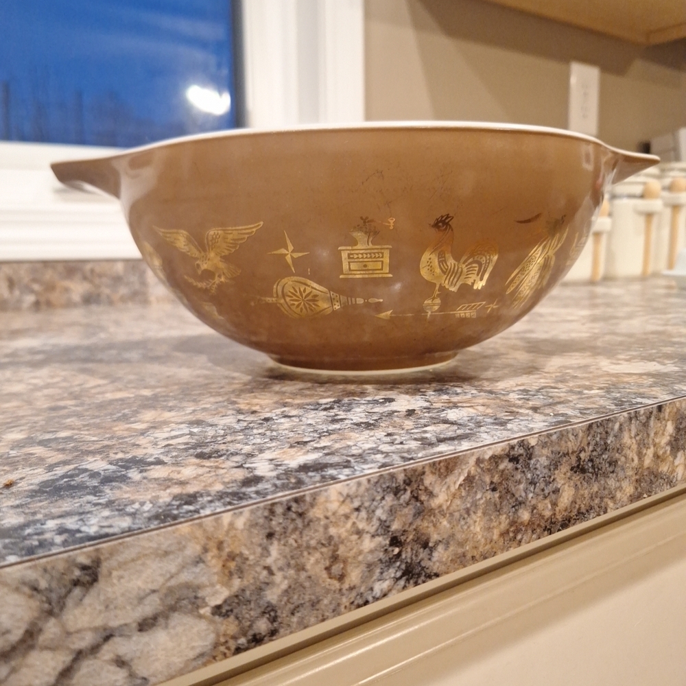 Pyrex Brown Mixing Bowl with Gold Accents
